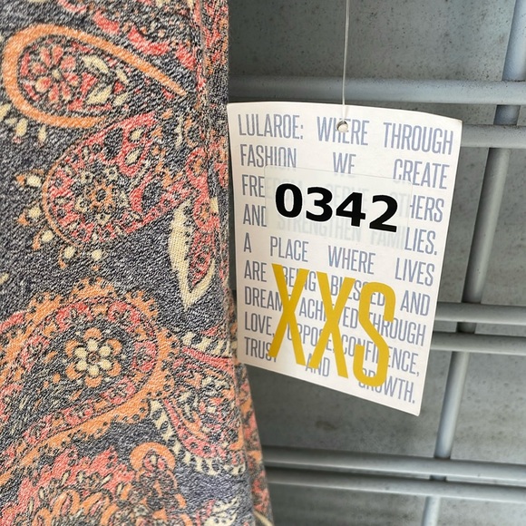 LulaRoe Muted Paisley Printed Jersey Perfect T High Low Top-#0342 - Picture 6 of 12